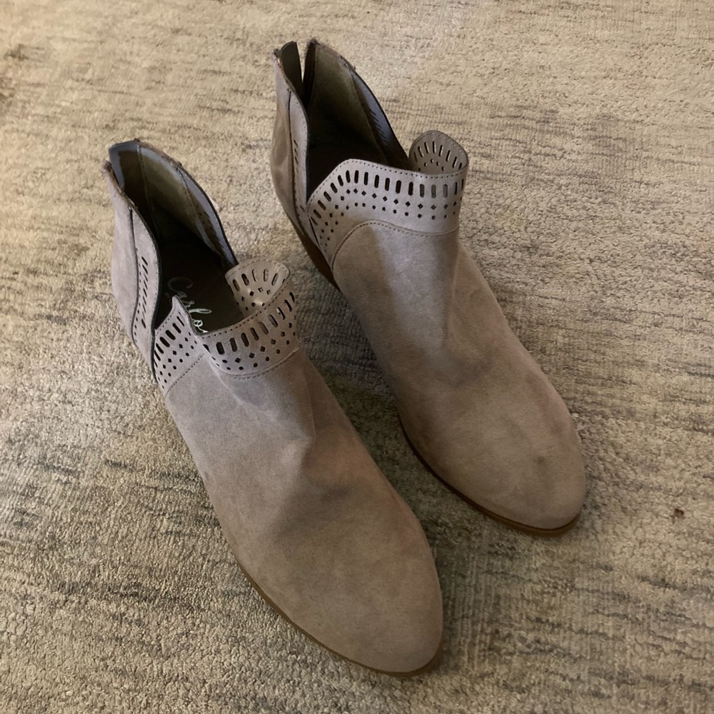 UGC CARLOS BY CARLOS SANTANA ANKLE BOOTIES